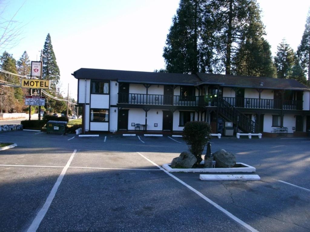 Motel Coach N Four à Grass Valley Extérieur photo