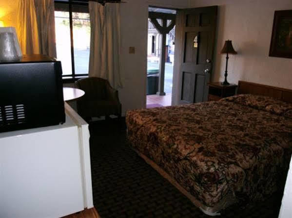 Motel Coach N Four à Grass Valley Extérieur photo
